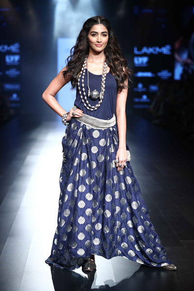 LFW Day 5: Pooja Hegde walks the ramp for Amoh by Jade