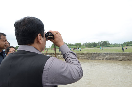 Sarbananda Sonowal inspects border areas of Indo-Bangla Border 
