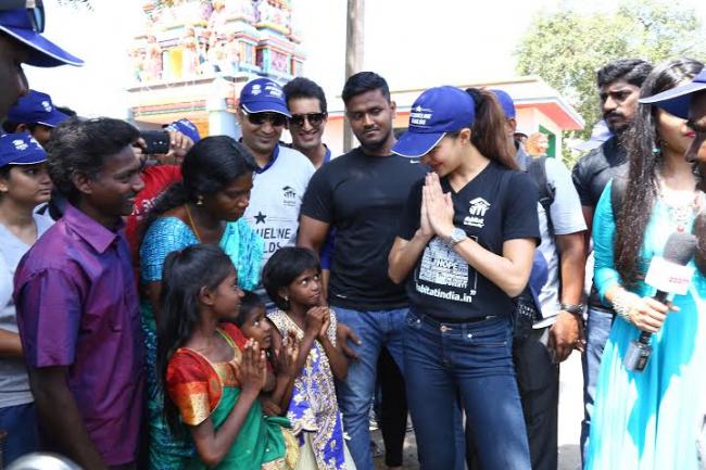 Jacqueline Fernandez goes out of her way to make a difference
