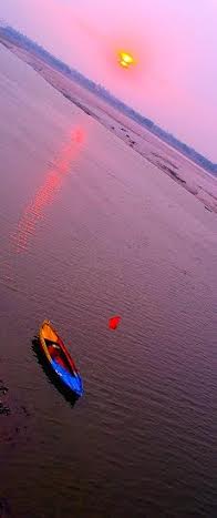 Varanasi: Aurora over the Ganges