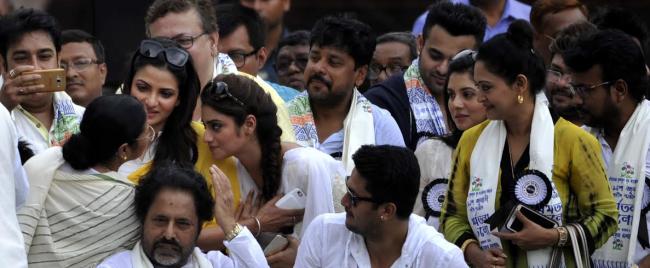 Mamata targets Modi and Centre at martyrs day rally