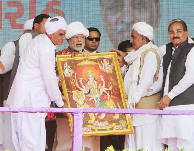  Narendra Modi arrives at Sardar Vallabhbhai Patel International Airport