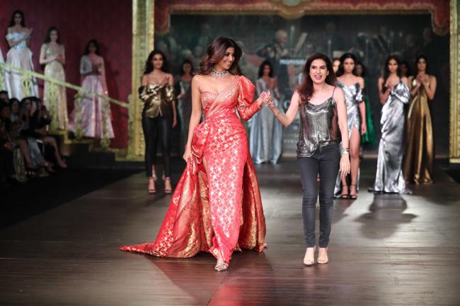 Shilpa Shetty walks down ramp for Monisha Jaising in India Couture Week 2017