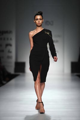 Ashish N Soni sets floor on fire at Amazon India Fashion Week