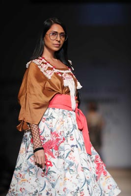 Vineet Bahl displays collection at Amazon India Fashion Week