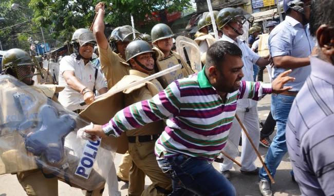 BJP activists clash with Kolkata police, march to Lalbazar turns violent 