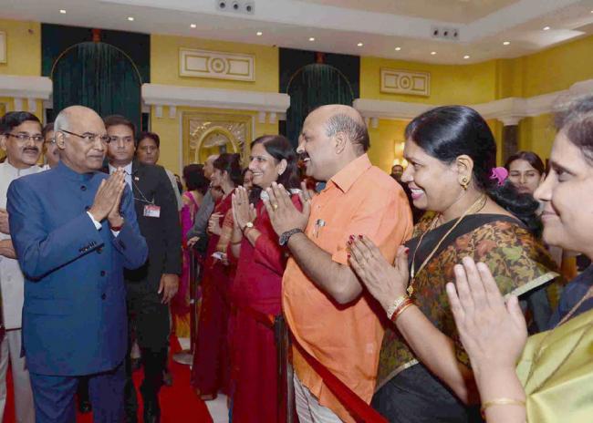  Ram Nath Kovind, meeting the guests at the â€˜At Homeâ€™ function