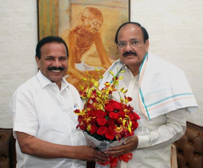 Union Minister D.V. Sadananda Gowda called on Vice President, M. Venkaiah Naidu