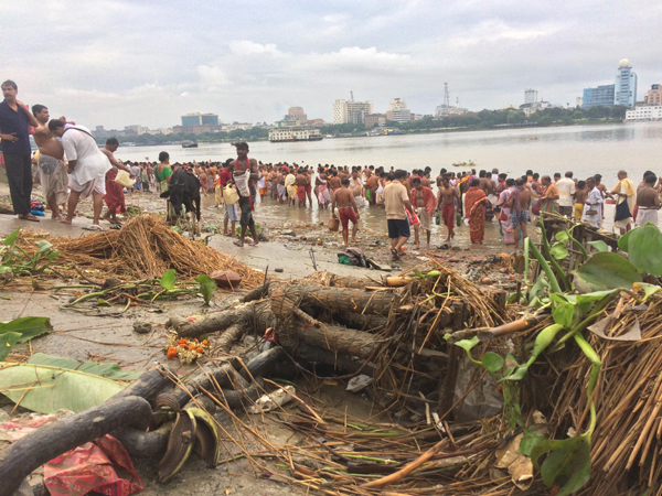 Bengal observes Mahalaya, gears up for Durga Puja