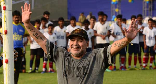Diego Maradona relives football-romance in Kolkata