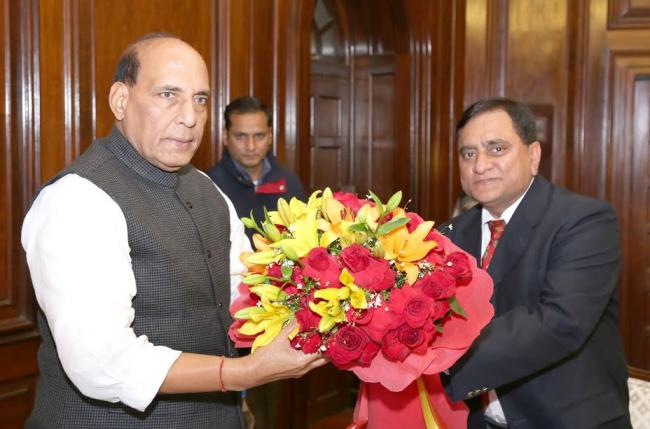 Pranab Mukherjee administering the oath of office to Justice J.S. Khehar, as Chief Justice of India