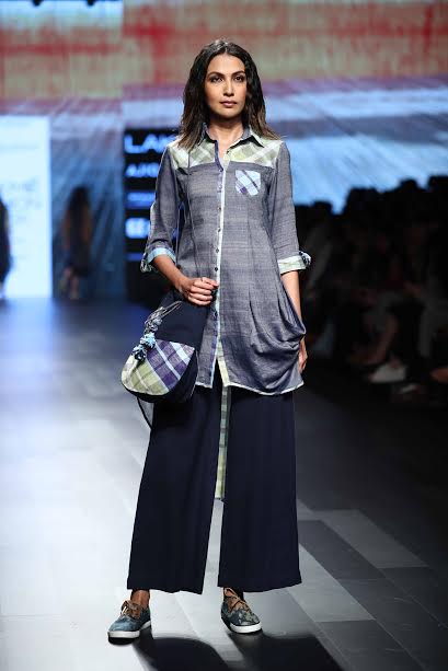 LFW: Models walk the ramp for designer Sayantan Sarkar 