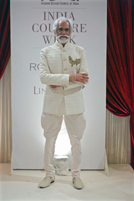 Arjun Rampal walks in India Couture Week 2017 Delhi for Rohit Bal