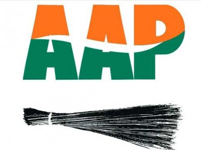 AAP crisis : Kumar Vishwas stays to win, Amanatullah Khan suspended
