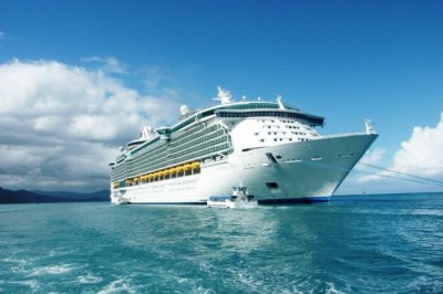 China shipping company to buy out HK rival, set to become world's third biggest