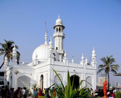 Supreme Court asks Maharashtra government if the Kinara Masjid can be regularised or not