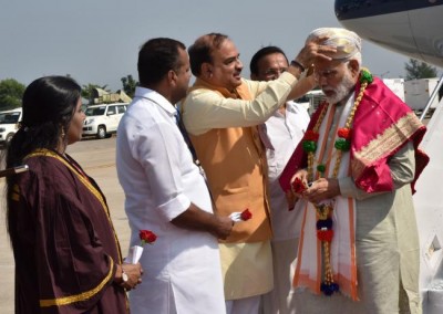 PM Modi visiting Karnataka, offers prayers at Dharmasthala temple