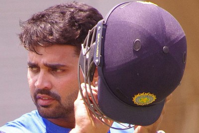 Murli Vijay slams century, India 185/1 at tea