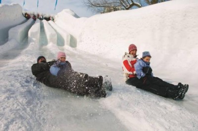 Kashmir experiences snow fall on the chillest day