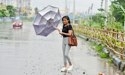 Rain disrupts normal lives in Kolkata