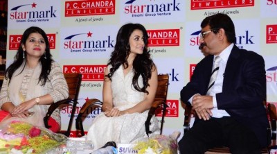 Kolkata: Koel Mallick launches Awesome Four at Starmark