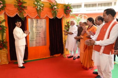 Prime Minister dedicates Deendayal Hastkala Sankul to the Nation