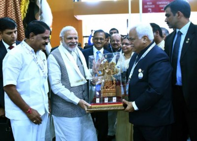 Modi thanks Indian diaspora for supporting govt's move against black money