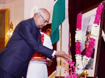 President of India visited the Apiary in Presidentâ€™s Estate on World Honey Bee Day