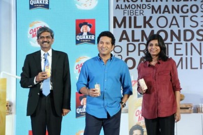 Sachin Tendulkar launches grainy beverage Quaker Oats+Milk