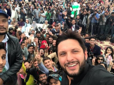 Afridi visits Karachi University