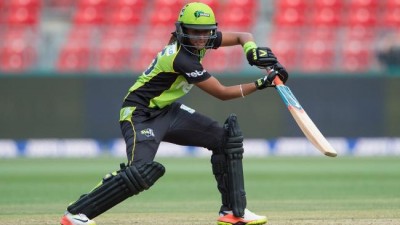 Sydney Thunder extends Harmanpreet Kaur' s contract