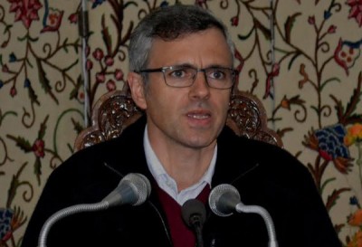 Heavy snowfall: Omar Abdullah criticises state government 