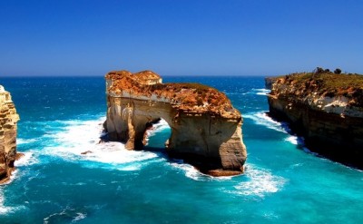 Australian government to abolish 457 immigration work visas