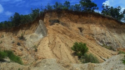 Uttarakhand: Landslide leaves thousands of pilgrimage stranded