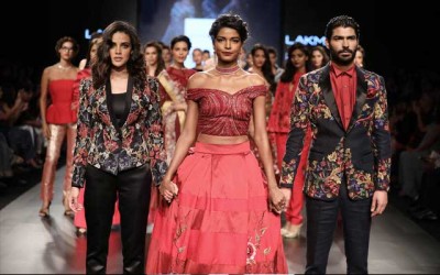 Narendra Kumar's invitation to 'The Marriage of Shayla Patel' was a visual presentation of a movie, great bridal fantasy at LFW