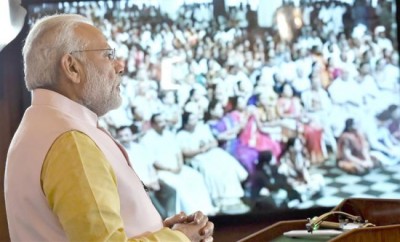 Some politicians opposing move against black money, says PM Modi
