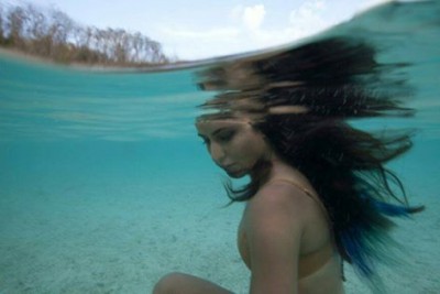  Katrina Kaif looks stunning in underwater picture