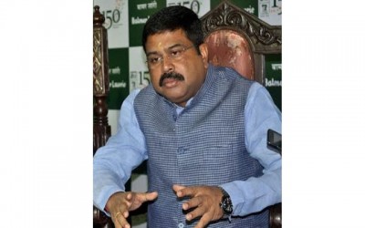 Petroleum Minister reviews existing policy on allotment of retail outlets to SC, ST candidates