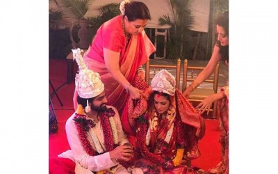 Riya Sen ties knot with Shivam Tiwari