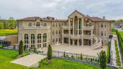 Toronto home buyers renegotiate with sellers after market slow down