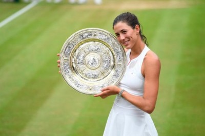 Garbine Muguruza stuns Venus Williams, clinches Wimbledon title