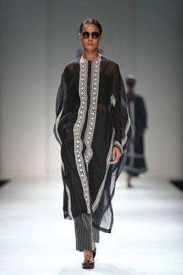 Amazon India Fashion Week:Ragini Ahuja showcases her collections