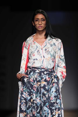 Vineet Bahl displays collection at Amazon India Fashion Week