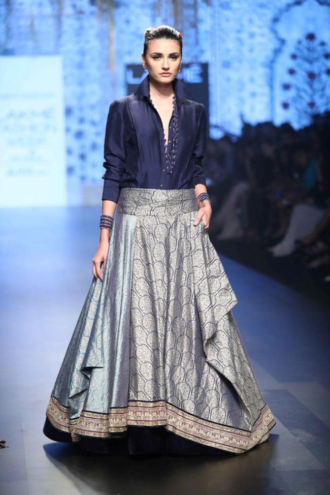 LFW day 4: Designer Tarun Tahiliani displays his collection