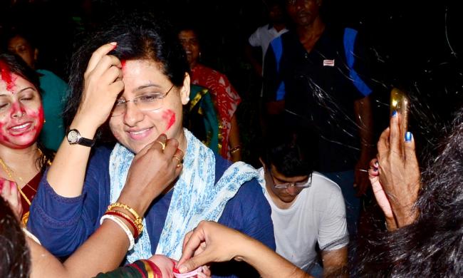 Sourav Ganguly along with his wife and daughter bid adieu to Goddess Durga in Kolkata