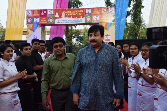 Actor Arjun Chakraborty and Chef Manjit Singh Gill join SBIHM students at their cake mixing ceremony