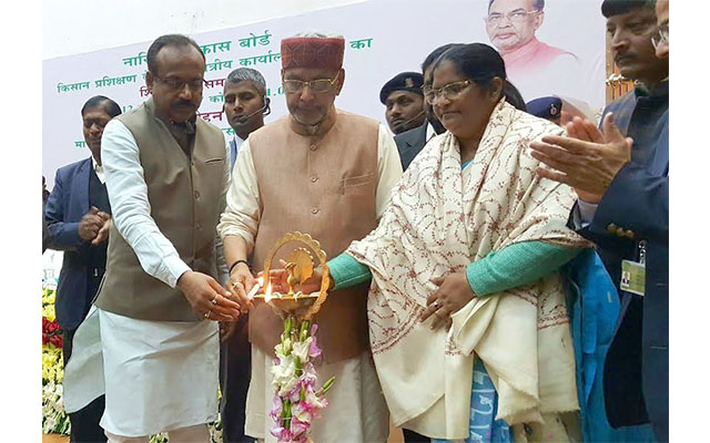 Shri Anil Madhav Dave  in a meeting with  Shri Gajendra Singh