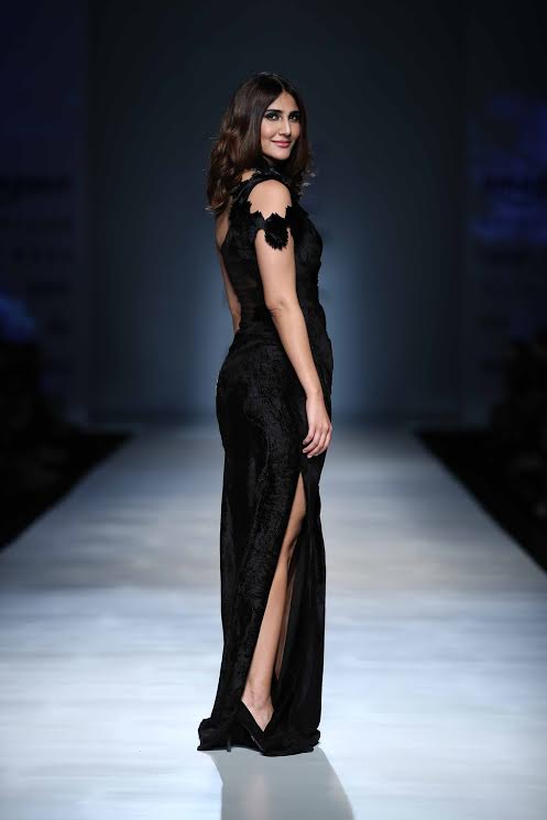 Vaani Kapoor walks ramp at Amazon India Fashion Week