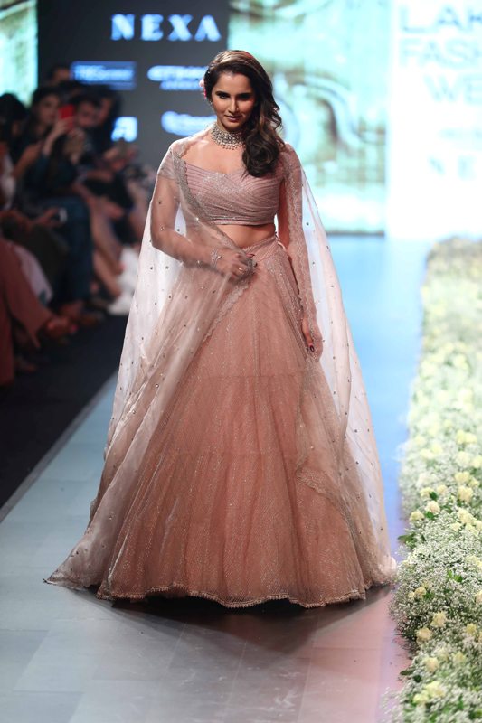LFW: Sania Mirza walks down the ramp for  Anushree Reddy
