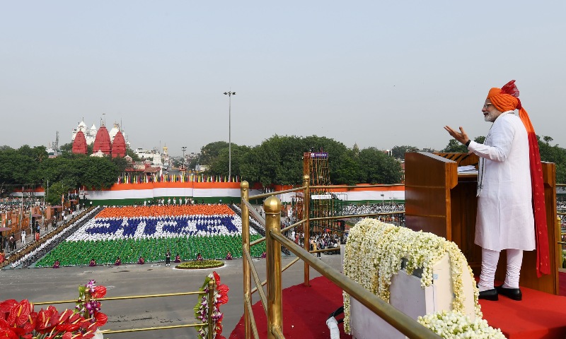 Modi addresses India from Red Fort